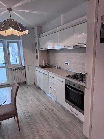 Apartament cu 3 camere decomandat în Ultracentral