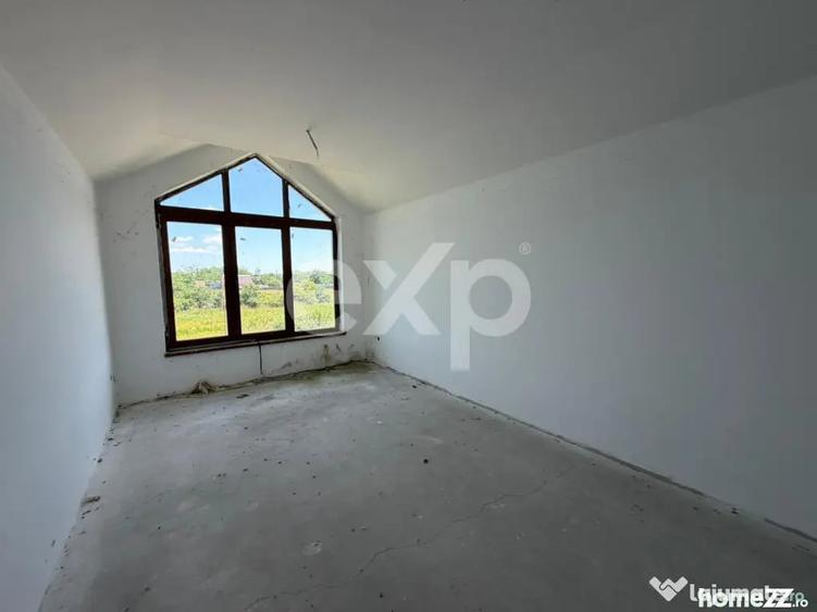 Casă cu 7 camere cu Teren 1000 Mp în Butimanu