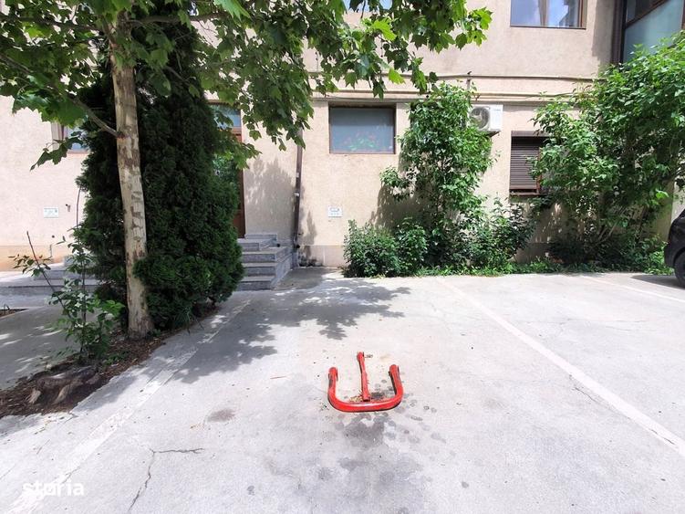Apartament cu 3 camere în Dudu
