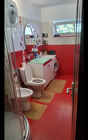 Apartament cu 3 camere decomandat în Sud