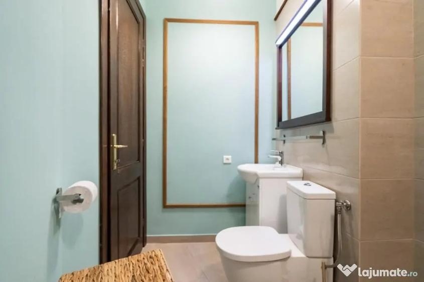 Apartament cu 5 camere decomandat, mobilat în Armeneasca