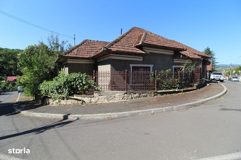 Casă cu 4 camere în Central