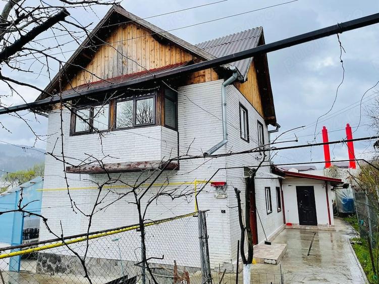 Casă cu 5 camere cu Teren 750 Mp în Vatra Dornei