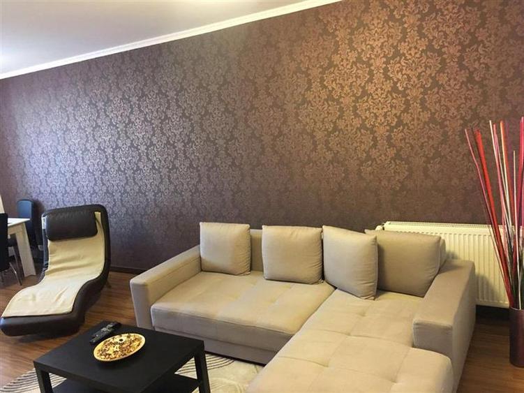 Apartament cu 3 camere decomandat, mobilat în Șoseaua Nordului