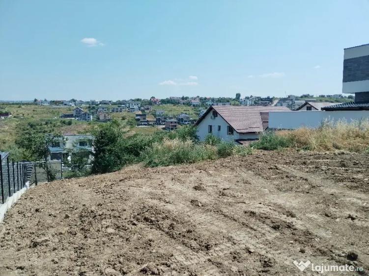 Casă cu 7 camere în Radovanu