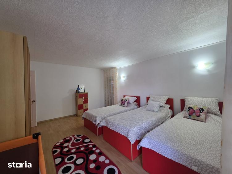 Casă cu 5 camere cu Teren 770 Mp în Mihail Kogălniceanu