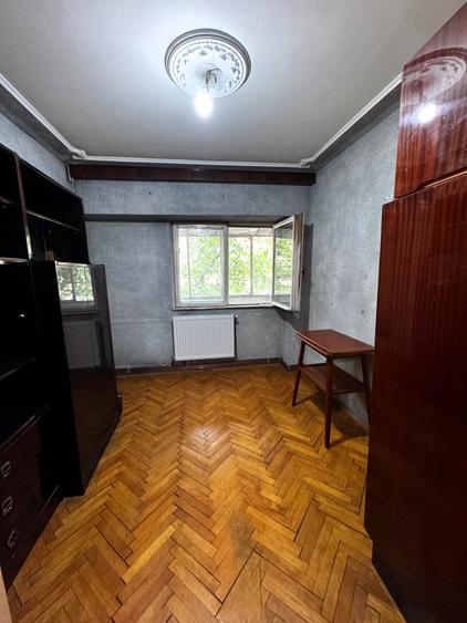 Apartament cu 3 camere decomandat în Târgu Cucu