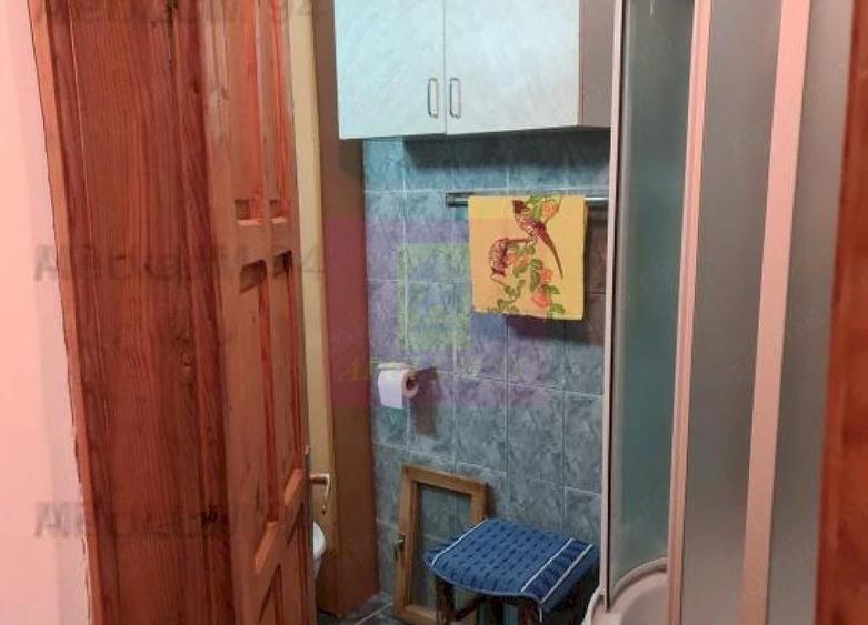 Casă cu 6 camere cu Teren 340 Mp în Cumpătu