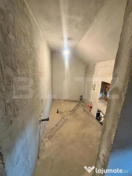 Casă cu 5 camere cu Teren 5000 Mp în Unirea