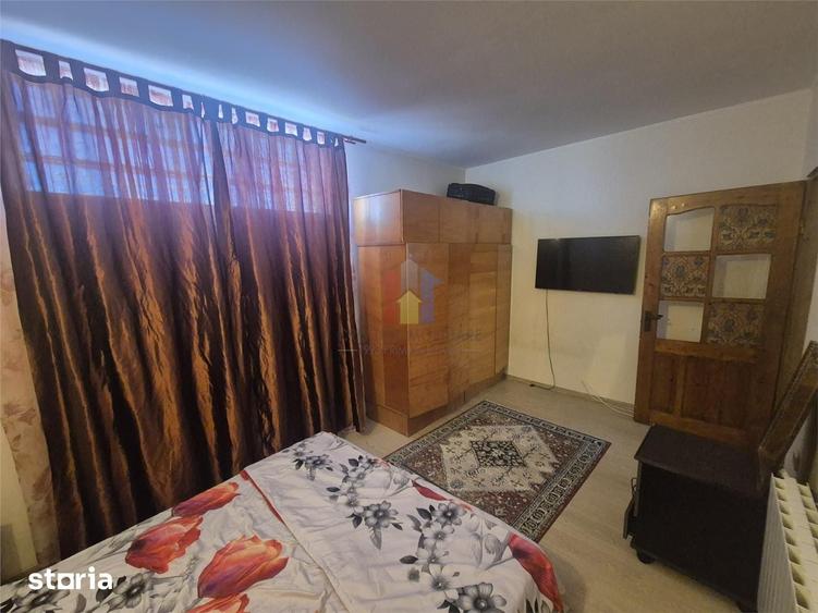 Casă cu 5 camere cu Teren 200 Mp în Școlilor