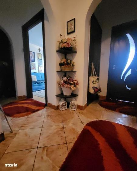 Apartament cu 3 camere decomandat în Republicii