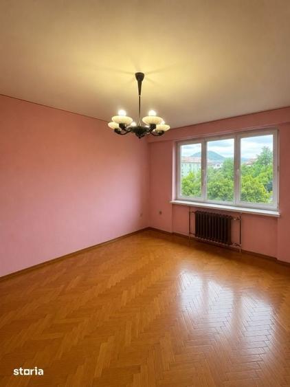 Apartament cu 2 camere decomandat în Republicii