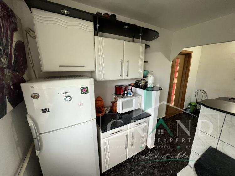 Apartament cu 3 camere semidecomandat, mobilat în Gheorgheni
