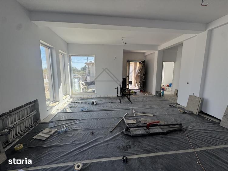 Casă cu 4 camere cu Teren 450 Mp în Domnești