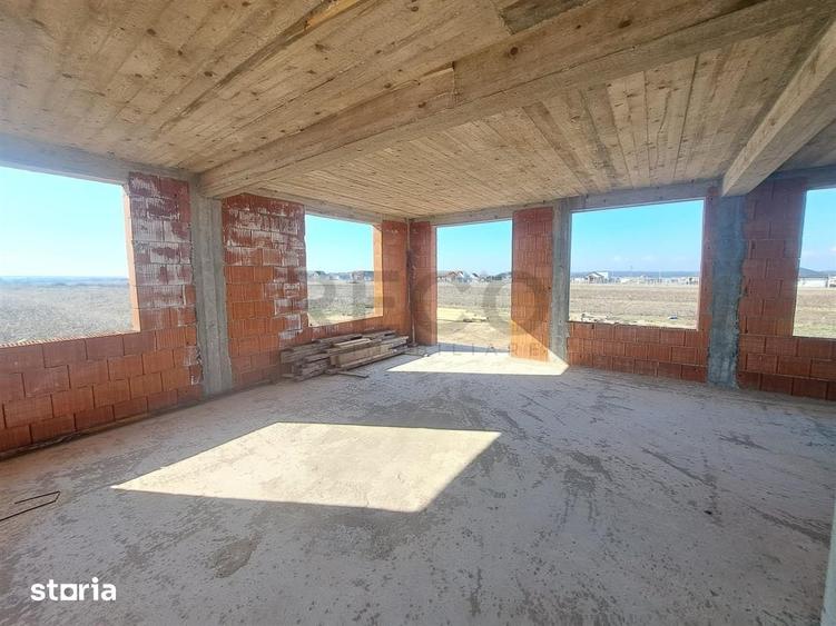 Casă cu 3 camere cu Teren 501 Mp în Cihei
