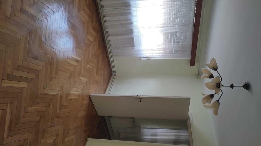 Apartament cu 2 camere nedecomandat în 14 Mai