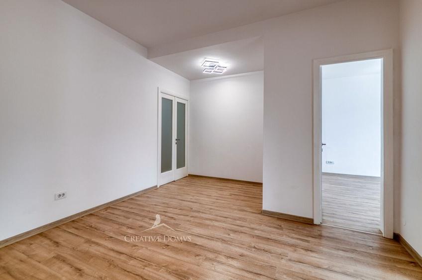 Birou, de 109 mp, în Romană