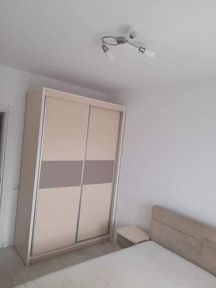 Apartament cu 2 camere decomandat în Roșu
