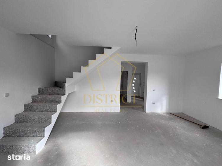 Casă cu 4 camere cu Teren 180 Mp în Ghiroda
