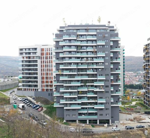 Apartament cu 3 camere decomandat în Zorilor