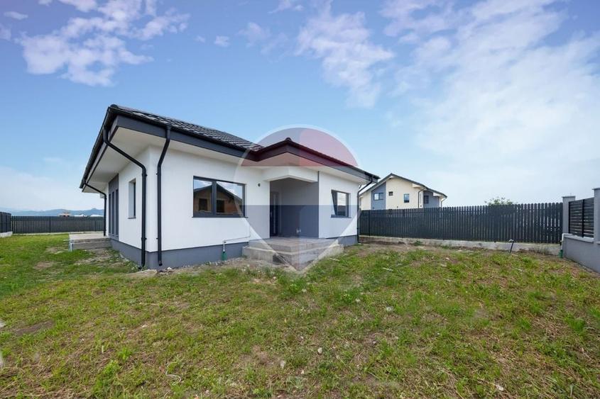 Casă individuală cu 4 camere cu Teren 630 Mp în Hărman