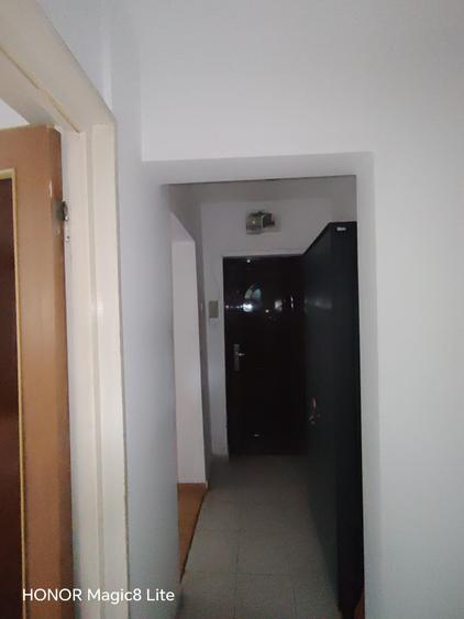 Garsonieră decomandată în Drumul Taberei