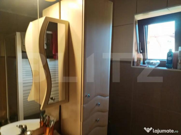 Casă cu 4 camere cu Teren 1241 Mp în Amați