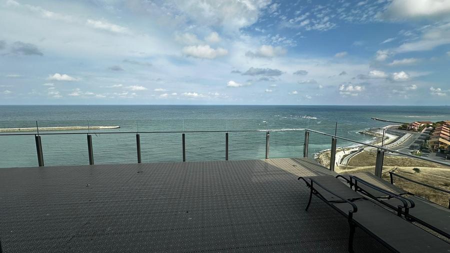 Apartament cu 3 camere decomandat, mobilat în Faleza Nord