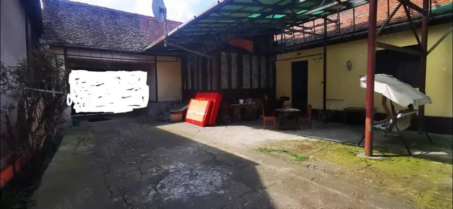 Spațiu comercial, de 750 mp, în Câlnic