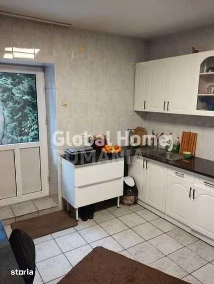 Casă cu 7 camere cu Teren 200 Mp în Vitan