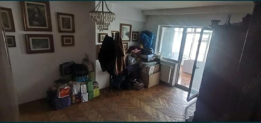 Apartament cu 3 camere decomandat în Bere
