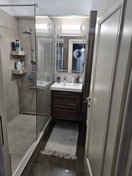 Apartament cu 3 camere în 9 Mai