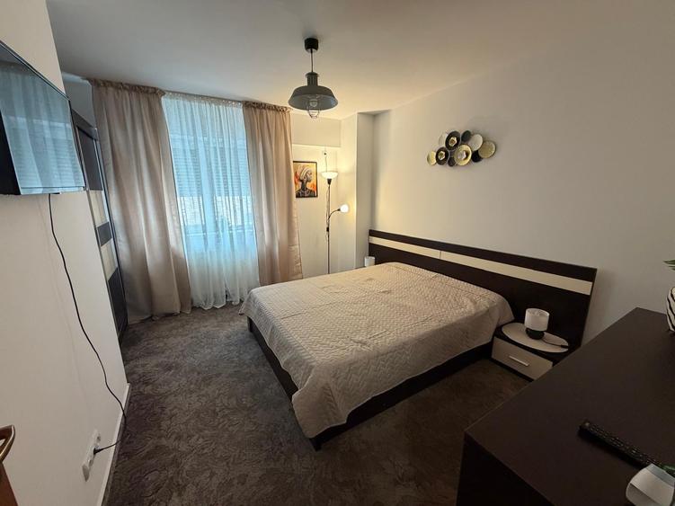 Apartament cu 2 camere decomandat în Splaiul Unirii