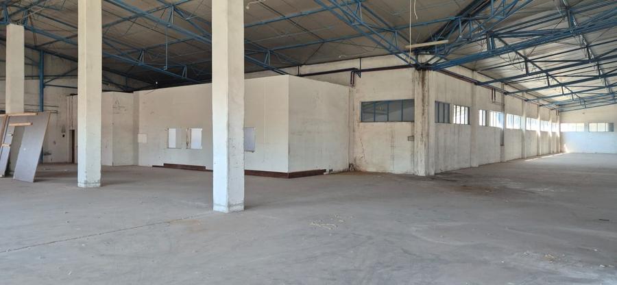 Spațiu industrial, de 2,411 mp, în Potlogi