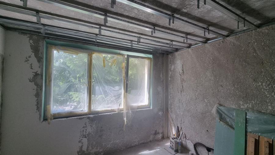 Apartament cu 4 camere decomandat în Drumul Găzarului