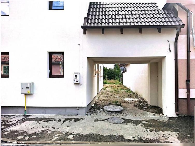 Casă individuală cu 4 camere cu Canalizare în Gușterița