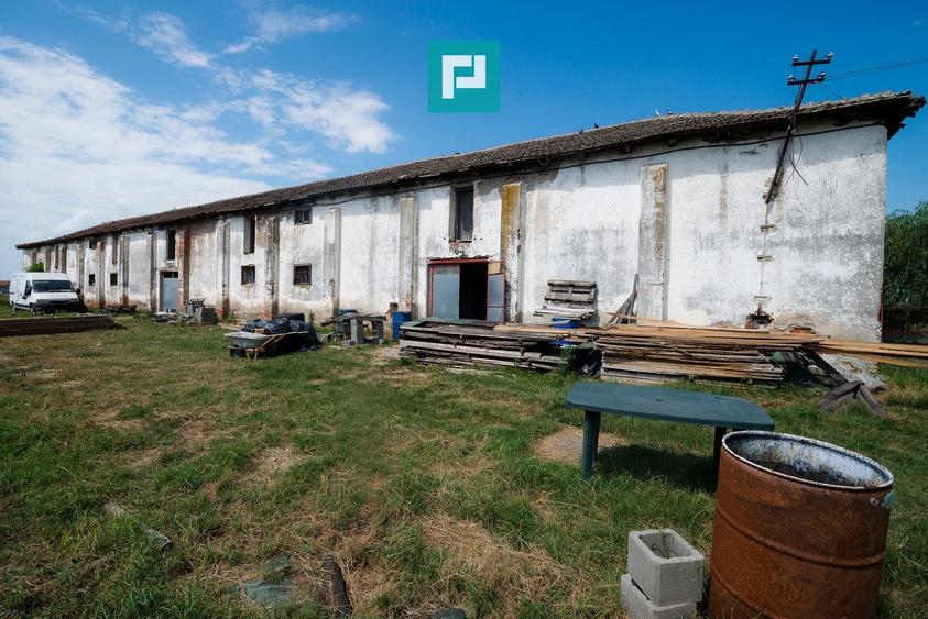 Spațiu industrial, de 455 mp, în Zărand