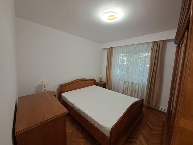 Apartament cu 3 camere decomandat în Vasile Aaron