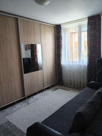 Apartament cu 2 camere semidecomandat în Dărmănești
