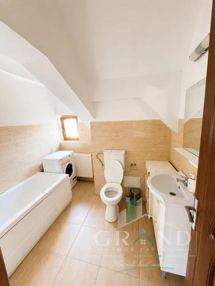Apartament cu 3 camere decomandat, mobilat în Iris