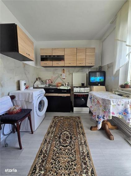 Apartament cu 3 camere decomandat în Nicolina