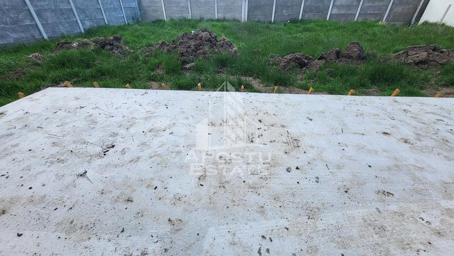 Duplex cu 3 camere cu Canalizare în Covaci
