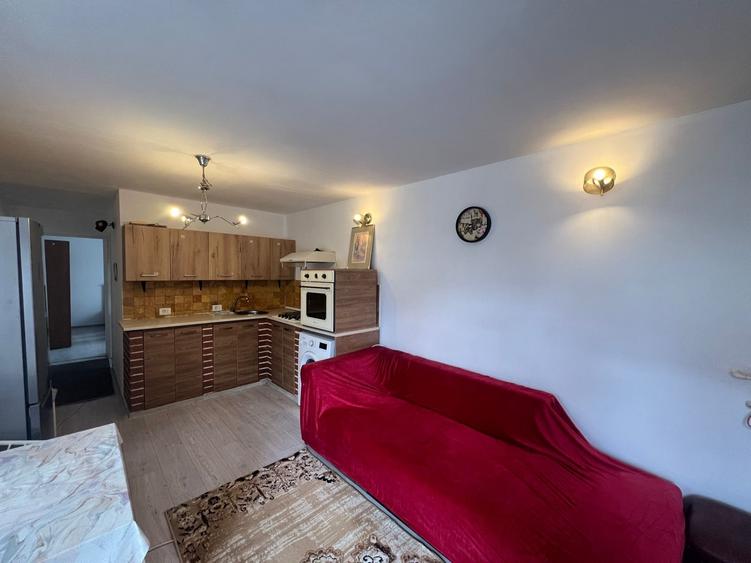 Apartament cu 2 camere decomandat, mobilat în Calea Moinești