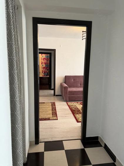 Apartament cu 2 camere semidecomandat în Podu Roș