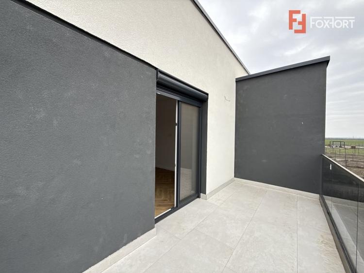 Duplex cu 4 camere cu Teren 325 Mp în Covaci