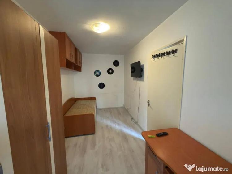 Apartament cu 2 camere semidecomandat în Malu Roșu