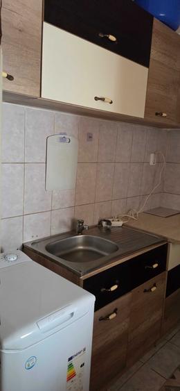 Garsonieră decomandată în Central
