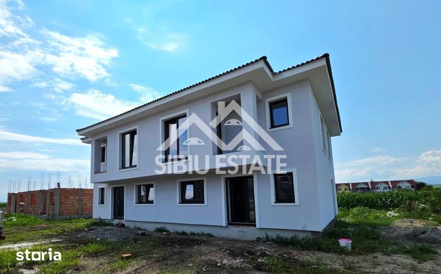 Casă cu 4 camere cu Teren 230 Mp în Central