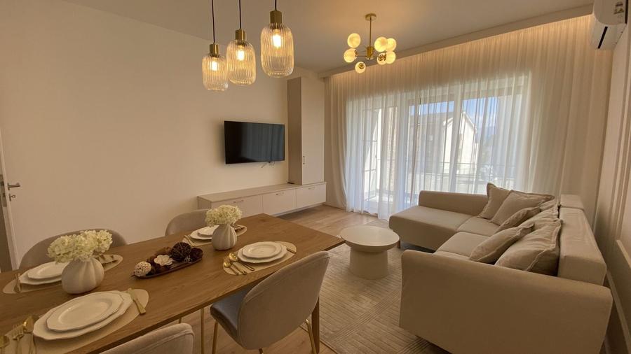 Apartament cu 2 camere, mobilat în Cristian