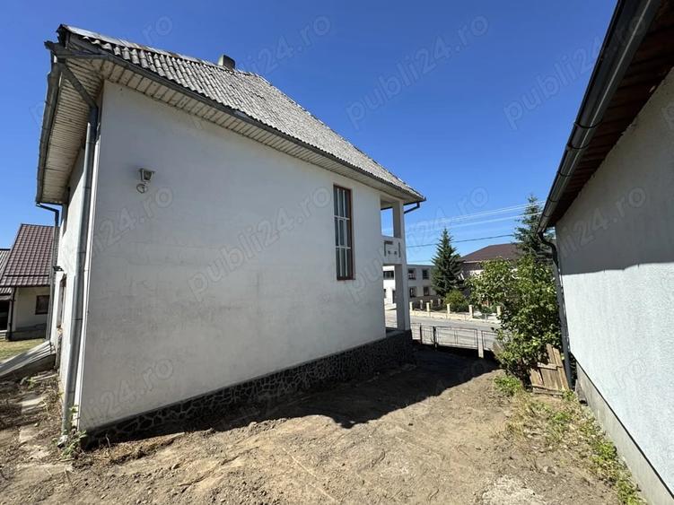 Casă cu Teren 1662 Mp în Remeți